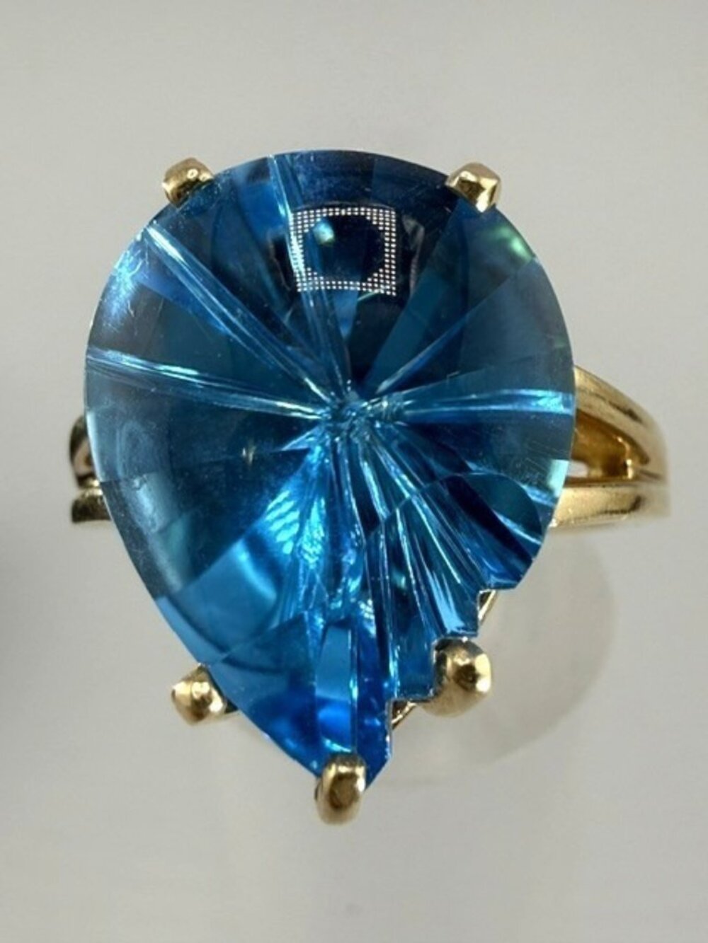Blue Topaz Fantasy Cut Teardrop Ring in Yellow Gold - Size 7.5
